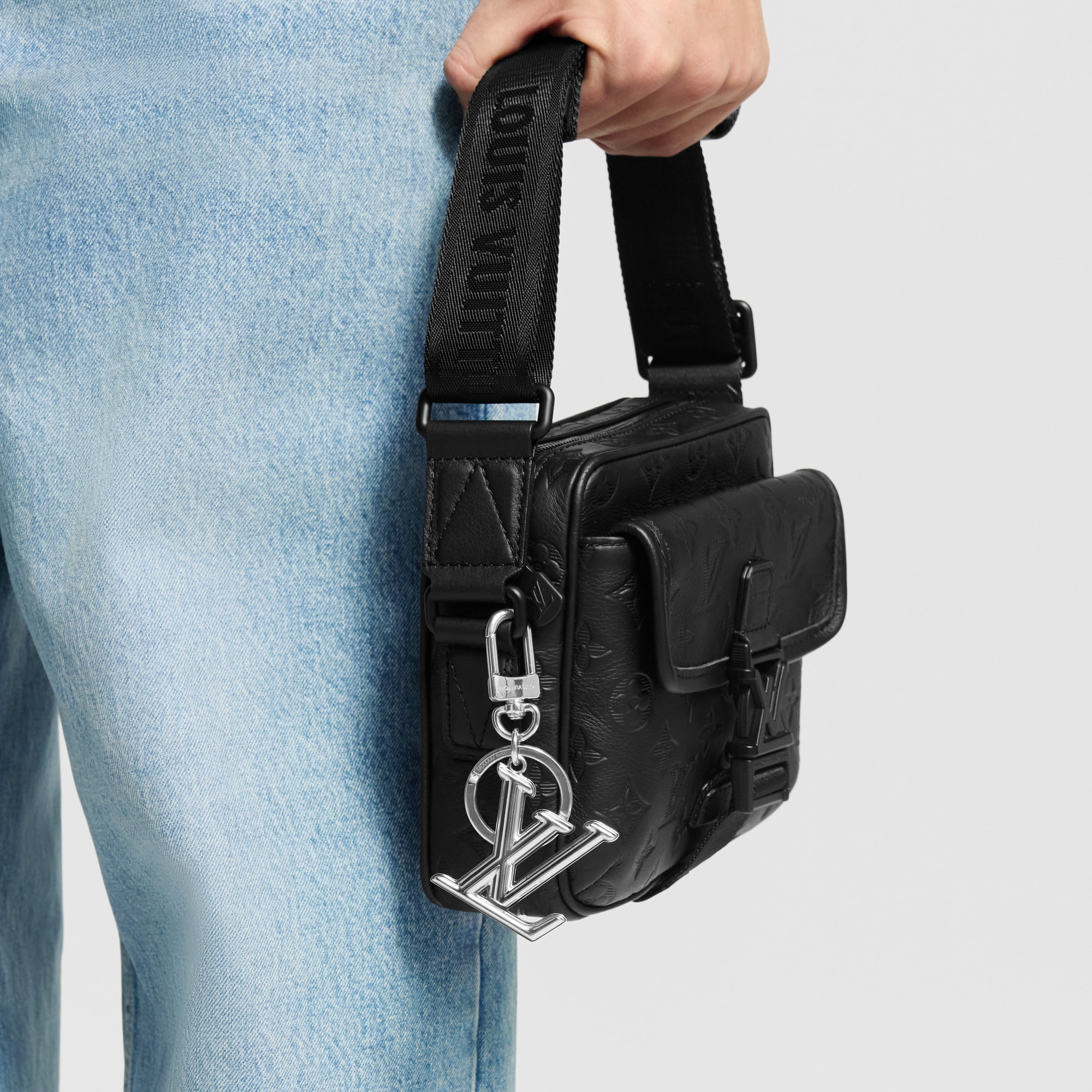 Louis Vuitton ブラック ケース⭐︎ スーツケース ホライゾン 55 モノグラム・エクリプス｜ルイ・ヴィトン